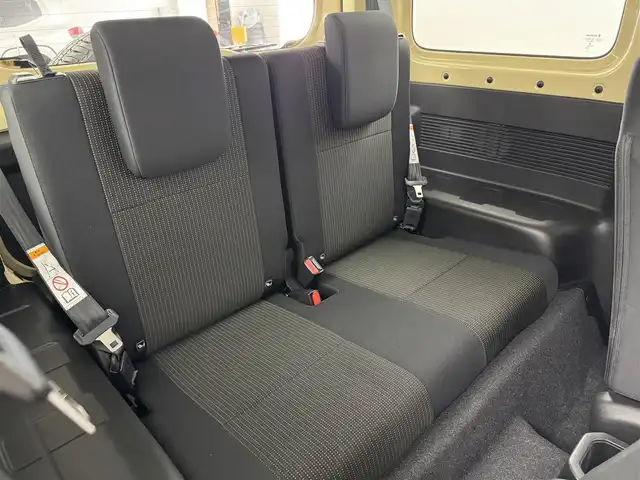 スズキ ジムニー XL 福岡県 2024(令6)年 0.6万km シフォンアイボリーM プッシュスタート　/コーナーセンサー　/衝突被害軽減ブレーキ　/レーンキープ　/アイドリングストップ　/ヒルディセントコントロール　/シートヒーター　/ヒーテッドドアミラー　/純正１６インチＡＷ　/ＬＥＤヘッドライト
