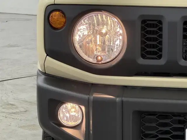 スズキ ジムニー XL 福岡県 2024(令6)年 0.6万km シフォンアイボリーM プッシュスタート　/コーナーセンサー　/衝突被害軽減ブレーキ　/レーンキープ　/アイドリングストップ　/ヒルディセントコントロール　/シートヒーター　/ヒーテッドドアミラー　/純正１６インチＡＷ　/ＬＥＤヘッドライト