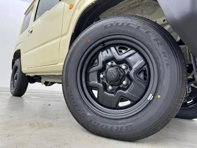 スズキ ジムニー XL 福岡県 2024(令6)年 0.6万km シフォンアイボリーM プッシュスタート　/コーナーセンサー　/衝突被害軽減ブレーキ　/レーンキープ　/アイドリングストップ　/ヒルディセントコントロール　/シートヒーター　/ヒーテッドドアミラー　/純正１６インチＡＷ　/ＬＥＤヘッドライト