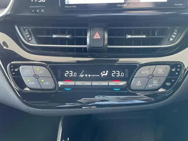 トヨタ Ｃ－ＨＲ G 秋田県 2018(平30)年 5.6万km ブラック/メタルストリームM 社外メモリーナビ/　CD/DVD/SD/　フルセグ/Bluetooth/衝突軽減ブレーキ/レーンキープ/クルーズコントロール/ハーフレザーシート/バックカメラ/ビルトインETC/LEDヘッドライト/純正エンジンスターター/シートヒーター/冬タイヤAWセットあり/純正フロアマット/ドアバイザー
