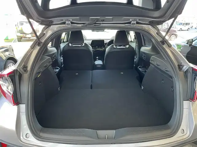 トヨタ Ｃ－ＨＲ G 秋田県 2018(平30)年 5.6万km ブラック/メタルストリームM 社外メモリーナビ/　CD/DVD/SD/　フルセグ/Bluetooth/衝突軽減ブレーキ/レーンキープ/クルーズコントロール/ハーフレザーシート/バックカメラ/ビルトインETC/LEDヘッドライト/純正エンジンスターター/シートヒーター/冬タイヤAWセットあり/純正フロアマット/ドアバイザー