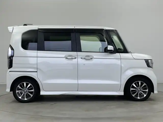ホンダ Ｎ ＢＯＸ カスタム L 新潟県 2023(令5)年 6.2万km プラチナホワイトパール ワンオーナー/KENWOODメモリナビ【MDV-D708BT】/　フルセグTV/Bluetooth/CD/DVD/衝突被害軽減ブレーキ/レーンキープアシスト/レーダークルーズコントロール/前席シートヒーター/コーナーセンサー/片側パワースライドドア/バックモニター/アイドリングストップ/LEDヘッドライト/オートマチックハイビーム/ステアリングスイッチ
