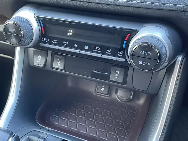 トヨタ ＲＡＶ４ ハイブリッドG 道南・函館 2021(令3)年 4.5万km ホワイトパールクリスタルシャイン /純正ナビ//フルセグＴＶ//ドライブレコーダー//全周囲カメラ//ＴＲＤエアロ//クルーズコントロール//ブラインドスポットモニター//パワーバックドア//レーンキープアシスト//コーナーセンサー//オートハイビーム//オートライト//衝突軽減ブレーキ//パワーシート//シートヒーター//ステアリングヒーター//フロアマット//ＥＴＣ//スマートキー