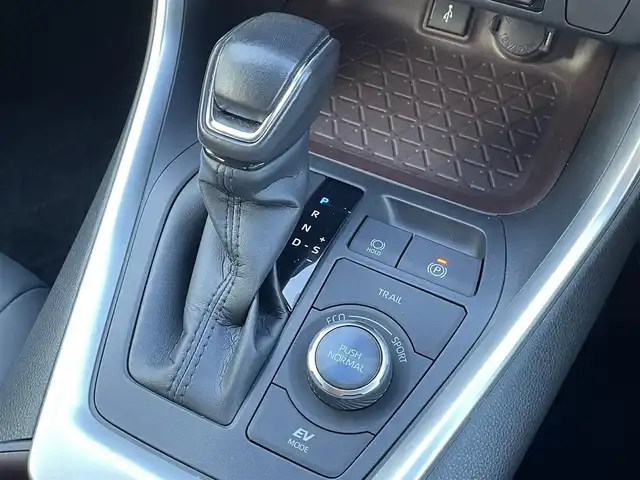 トヨタ ＲＡＶ４ ハイブリッドG 道南・函館 2021(令3)年 4.5万km ホワイトパールクリスタルシャイン /純正ナビ//フルセグＴＶ//ドライブレコーダー//全周囲カメラ//ＴＲＤエアロ//クルーズコントロール//ブラインドスポットモニター//パワーバックドア//レーンキープアシスト//コーナーセンサー//オートハイビーム//オートライト//衝突軽減ブレーキ//パワーシート//シートヒーター//ステアリングヒーター//フロアマット//ＥＴＣ//スマートキー