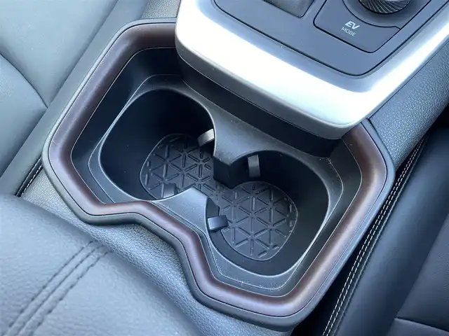 トヨタ ＲＡＶ４ ハイブリッドG 道南・函館 2021(令3)年 4.5万km ホワイトパールクリスタルシャイン /純正ナビ//フルセグＴＶ//ドライブレコーダー//全周囲カメラ//ＴＲＤエアロ//クルーズコントロール//ブラインドスポットモニター//パワーバックドア//レーンキープアシスト//コーナーセンサー//オートハイビーム//オートライト//衝突軽減ブレーキ//パワーシート//シートヒーター//ステアリングヒーター//フロアマット//ＥＴＣ//スマートキー