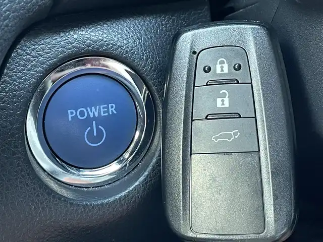 トヨタ ＲＡＶ４ ハイブリッドG 道南・函館 2021(令3)年 4.5万km ホワイトパールクリスタルシャイン /純正ナビ//フルセグＴＶ//ドライブレコーダー//全周囲カメラ//ＴＲＤエアロ//クルーズコントロール//ブラインドスポットモニター//パワーバックドア//レーンキープアシスト//コーナーセンサー//オートハイビーム//オートライト//衝突軽減ブレーキ//パワーシート//シートヒーター//ステアリングヒーター//フロアマット//ＥＴＣ//スマートキー