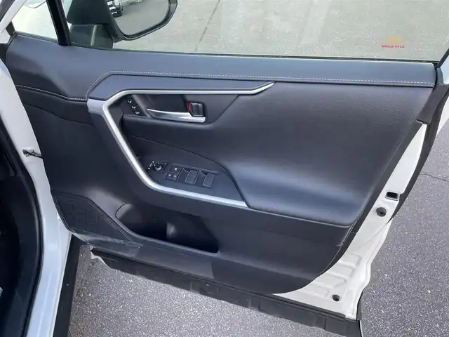 トヨタ ＲＡＶ４ ハイブリッドG 道南・函館 2021(令3)年 4.5万km ホワイトパールクリスタルシャイン /純正ナビ//フルセグＴＶ//ドライブレコーダー//全周囲カメラ//ＴＲＤエアロ//クルーズコントロール//ブラインドスポットモニター//パワーバックドア//レーンキープアシスト//コーナーセンサー//オートハイビーム//オートライト//衝突軽減ブレーキ//パワーシート//シートヒーター//ステアリングヒーター//フロアマット//ＥＴＣ//スマートキー