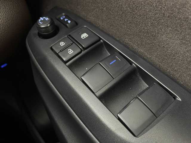 トヨタ ヤリスクロス ハイブリッド Z 栃木県 2021(令3)年 3.8万km ブラスゴールドメタリック/ブラックマイカ 2トーン トヨタセーフティセンス/・プリクラッシュセーフティ/・レーントレーシングアシスト/・レーンディパーチャーアラート/・ロードサインアシスト/・レーダークルーズコントロール/・オートマチックハイビーム/・先行車発進アラーム/・プロアクティブドライビングアシスト/・レーンチェンジアシスト/・緊急時操舵支援/禁煙車/4WD/純正ディスプレイオーディオ/シートヒーター/パワーシート/社外ドラレコ/アドバンスパークド/オートライト/オートエアコン/全方位カメラ/ブラインドスポットモニター/スマートキー/プッシュスタート/USB接続/ETC/純正ドアバイザー/純正フロアマット