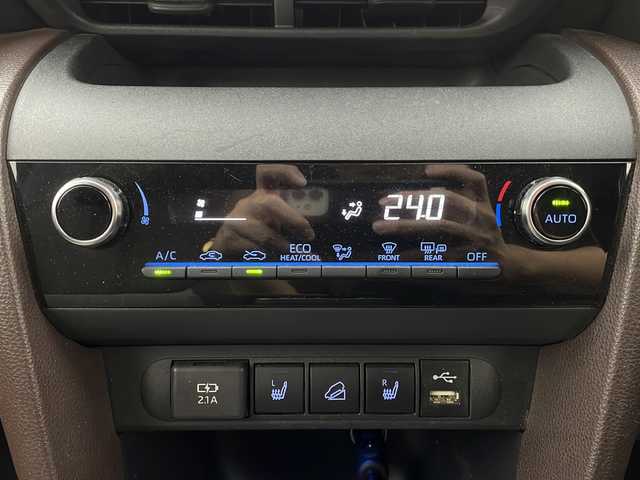 トヨタ ヤリスクロス ハイブリッド Z 栃木県 2021(令3)年 3.8万km ブラスゴールドメタリック/ブラックマイカ 2トーン トヨタセーフティセンス/・プリクラッシュセーフティ/・レーントレーシングアシスト/・レーンディパーチャーアラート/・ロードサインアシスト/・レーダークルーズコントロール/・オートマチックハイビーム/・先行車発進アラーム/・プロアクティブドライビングアシスト/・レーンチェンジアシスト/・緊急時操舵支援/禁煙車/4WD/純正ディスプレイオーディオ/シートヒーター/パワーシート/社外ドラレコ/アドバンスパークド/オートライト/オートエアコン/全方位カメラ/ブラインドスポットモニター/スマートキー/プッシュスタート/USB接続/ETC/純正ドアバイザー/純正フロアマット