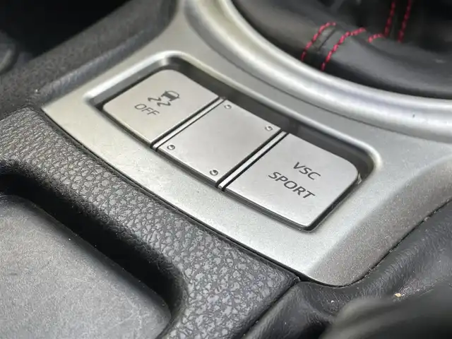 トヨタ ８６ GT 群馬県 2012(平24)年 6.3万km ダークグレーメタリック 社外SDナビゲーション/（CD/DVD/SD/BT/ワンセグTV）/ETC/キセノンライト/フォグライト/オートライト/シートカバー/ウーハー積み込み/プッシュスタート/電格ミラー/純正フロアマット/純正17インチアルミホイール