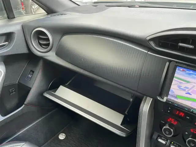 トヨタ ８６ GT 群馬県 2012(平24)年 6.3万km ダークグレーメタリック 社外SDナビゲーション/（CD/DVD/SD/BT/ワンセグTV）/ETC/キセノンライト/フォグライト/オートライト/シートカバー/ウーハー積み込み/プッシュスタート/電格ミラー/純正フロアマット/純正17インチアルミホイール
