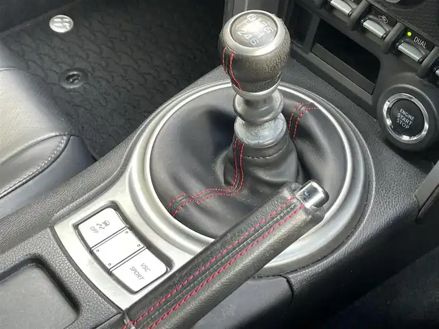 トヨタ ８６ GT 群馬県 2012(平24)年 6.3万km ダークグレーメタリック 社外SDナビゲーション/（CD/DVD/SD/BT/ワンセグTV）/ETC/キセノンライト/フォグライト/オートライト/シートカバー/ウーハー積み込み/プッシュスタート/電格ミラー/純正フロアマット/純正17インチアルミホイール