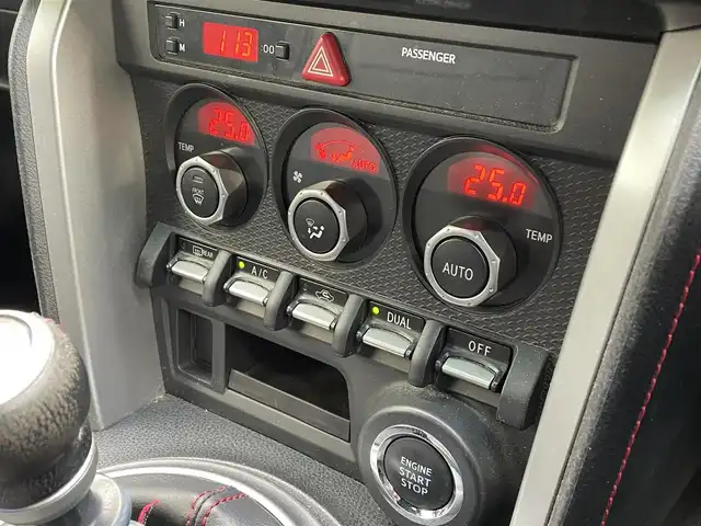 トヨタ ８６ GT 群馬県 2012(平24)年 6.3万km ダークグレーメタリック 社外SDナビゲーション/（CD/DVD/SD/BT/ワンセグTV）/ETC/キセノンライト/フォグライト/オートライト/シートカバー/ウーハー積み込み/プッシュスタート/電格ミラー/純正フロアマット/純正17インチアルミホイール