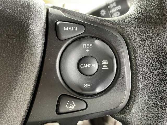 ホンダ フリード ハイブリット G ホンダセンシング 沖縄県 2017(平29)年 6万km ホワイトオーキッドパール 県外仕入れ　/禁煙車　/純正ナビ　ワンセグ　ＣＤ　Ｂｌｕｅｔｏｏｔｈ　/両側パワースライドドア　/ホンダセンシング/クルーズコントロール　/ビルトインＥＴＣ　/スマートキー　/スペアキー１本