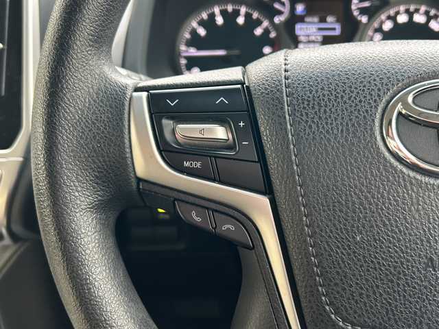 トヨタ ランドクルーザー プラド TX 富山県 2017(平29)年 5.9万km ホワイトパールクリスタルシャイン 4WD/クリアランスソナー/バックソナー/純正ナビ/フルセグTV/バックモニター/ビルトインETC/ドライブレコーダー/セーフティセンスP/・衝突被害軽減ブレーキ/・車線逸脱警報/・オートマチックハイビーム/LEDヘッドランプ/LEDフロントフォグランプ/ステアリングスイッチ/レザー調シートカバー付/社外17インチアルミホイール/スマートキー/プッシュエンジンスタート/禁煙車