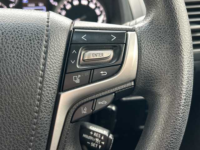 トヨタ ランドクルーザー プラド TX 富山県 2017(平29)年 5.9万km ホワイトパールクリスタルシャイン 4WD/クリアランスソナー/バックソナー/純正ナビ/フルセグTV/バックモニター/ビルトインETC/ドライブレコーダー/セーフティセンスP/・衝突被害軽減ブレーキ/・車線逸脱警報/・オートマチックハイビーム/LEDヘッドランプ/LEDフロントフォグランプ/ステアリングスイッチ/レザー調シートカバー付/社外17インチアルミホイール/スマートキー/プッシュエンジンスタート/禁煙車