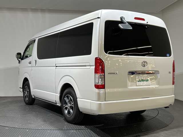 トヨタ ハイエース GL 愛媛県 2017(平29)年 1.6万km ホワイトパールクリスタルシャイン パワースライドドア/15インチアルミホイール/スマートキー/プッシュスタート/LEDヘッドライト//純正ナビ/フルセグTV　バックカメラ　Bluetooth/１２．１型フリップダウンモニター/片側パワースライドドア/スマートエントリー/純正１５インチアルミホイール/ＬＥＤヘッドライト/プッシュスタート/ＥＴＣ/Bluetooth