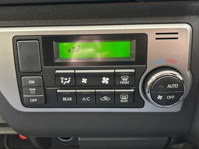 トヨタ ハイエース GL 愛媛県 2017(平29)年 1.6万km ホワイトパールクリスタルシャイン パワースライドドア/15インチアルミホイール/スマートキー/プッシュスタート/LEDヘッドライト//純正ナビ/フルセグTV　バックカメラ　Bluetooth/１２．１型フリップダウンモニター/片側パワースライドドア/スマートエントリー/純正１５インチアルミホイール/ＬＥＤヘッドライト/プッシュスタート/ＥＴＣ/Bluetooth