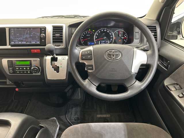 トヨタ ハイエース GL 愛媛県 2017(平29)年 1.6万km ホワイトパールクリスタルシャイン パワースライドドア/15インチアルミホイール/スマートキー/プッシュスタート/LEDヘッドライト//純正ナビ/フルセグTV　バックカメラ　Bluetooth/１２．１型フリップダウンモニター/片側パワースライドドア/スマートエントリー/純正１５インチアルミホイール/ＬＥＤヘッドライト/プッシュスタート/ＥＴＣ/Bluetooth