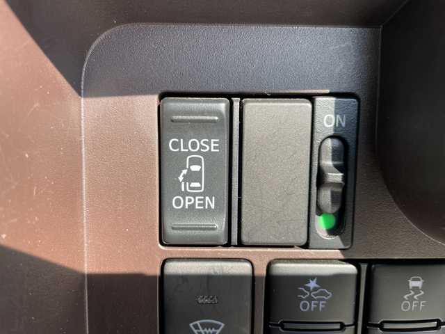 トヨタ タンク X S 山形県 2019(令1)年 1.3万km パールホワイトⅢ スマートアシストIII/・衝突回避支援ブレーキ機能/・先行車発進お知らせ機能/・誤発進抑制制御機能/・車線逸脱警報機能/・オートハイビーム/純正SDナビ/（ワンセグ/CD/BT/FM/AM/SD）/バックカメラ/ビルトインETC/ドライブレコーダー前後/シートヒーター/アイドリングストップ/片側パワースライド/スペアキー/プッシュスタート/夏タイヤ車載（社外アルミ）