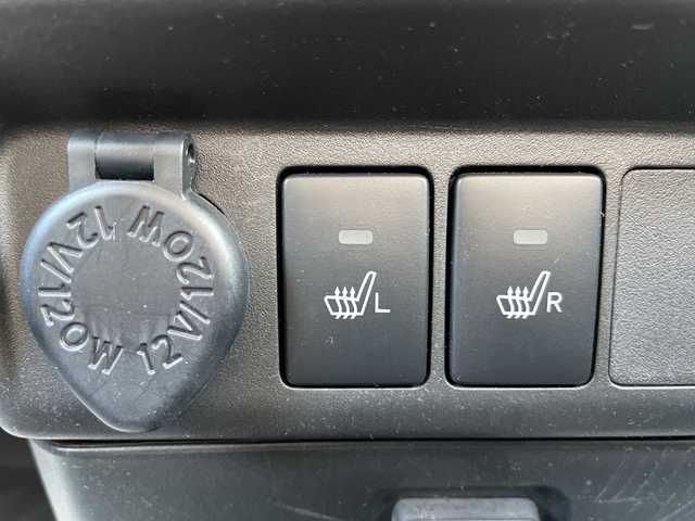 トヨタ タンク X S 山形県 2019(令1)年 1.3万km パールホワイトⅢ スマートアシストIII/・衝突回避支援ブレーキ機能/・先行車発進お知らせ機能/・誤発進抑制制御機能/・車線逸脱警報機能/・オートハイビーム/純正SDナビ/（ワンセグ/CD/BT/FM/AM/SD）/バックカメラ/ビルトインETC/ドライブレコーダー前後/シートヒーター/アイドリングストップ/片側パワースライド/スペアキー/プッシュスタート/夏タイヤ車載（社外アルミ）