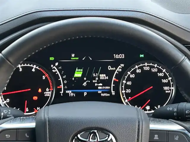 トヨタ ランドクルーザー GRスポーツ 栃木県 2024(令6)年 1万km プレシャスホワイトパール AUTHORセキュリティ/リヤシートエンターテインメントシステム/JBLプレミアムサウンドシステム/12.3インチナビゲ/・地デジ(フルセグ)/・Bluetooth/・Apple CarPlay/Android Auto/・DVD/CD/SD/USB/ToyotaSafetySense/・プリクラッシュセーフティ(歩行者［昼夜］・自転車運転者［昼］/検知機能付衝突回避支援タイプ/ミリ波レーダー+単眼カメラ方式)/・レーントレーシングアシスト［LTA］/・レーンディパーチャーアラート［LDA］ /・レーダークルーズコントロール(全車速追従機能付)/・アダプティブハイビームシステム［AHS］/・オートマチックハイビーム［AHB］/ブラインドスポットモニター(後方車両への接近警報・停車時警報機能付)［BSM］/パーキングサポートブレーキ(前後方静止物/後方接近車両/後方歩行者)/パノラミックビューモニター/ヘッドアップディスプレイ/電動デフロック(フロント・リア)/本革シート(GR専用ブラック)/全席シートヒーター/クーラー/ハンドルヒーター/ルーフレール(ブラック)/前後ドライブレコーダー