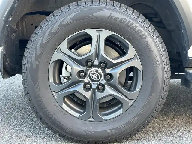 トヨタ ランドクルーザー GRスポーツ 栃木県 2024(令6)年 1万km プレシャスホワイトパール AUTHORセキュリティ/リヤシートエンターテインメントシステム/JBLプレミアムサウンドシステム/12.3インチナビゲ/・地デジ(フルセグ)/・Bluetooth/・Apple CarPlay/Android Auto/・DVD/CD/SD/USB/ToyotaSafetySense/・プリクラッシュセーフティ(歩行者［昼夜］・自転車運転者［昼］/検知機能付衝突回避支援タイプ/ミリ波レーダー+単眼カメラ方式)/・レーントレーシングアシスト［LTA］/・レーンディパーチャーアラート［LDA］ /・レーダークルーズコントロール(全車速追従機能付)/・アダプティブハイビームシステム［AHS］/・オートマチックハイビーム［AHB］/ブラインドスポットモニター(後方車両への接近警報・停車時警報機能付)［BSM］/パーキングサポートブレーキ(前後方静止物/後方接近車両/後方歩行者)/パノラミックビューモニター/ヘッドアップディスプレイ/電動デフロック(フロント・リア)/本革シート(GR専用ブラック)/全席シートヒーター/クーラー/ハンドルヒーター/ルーフレール(ブラック)/前後ドライブレコーダー