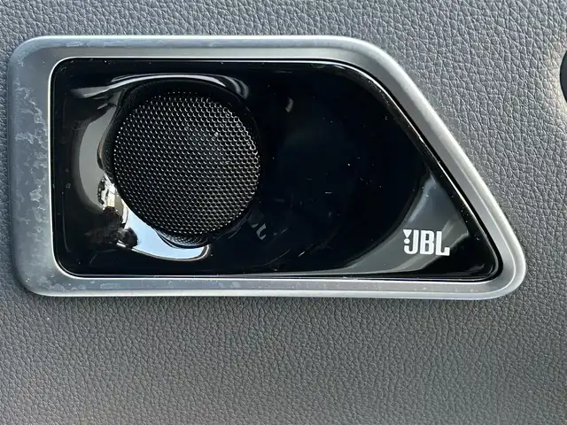 トヨタ ランドクルーザー GRスポーツ 栃木県 2024(令6)年 1万km プレシャスホワイトパール AUTHORセキュリティ/リヤシートエンターテインメントシステム/JBLプレミアムサウンドシステム/12.3インチナビゲ/・地デジ(フルセグ)/・Bluetooth/・Apple CarPlay/Android Auto/・DVD/CD/SD/USB/ToyotaSafetySense/・プリクラッシュセーフティ(歩行者［昼夜］・自転車運転者［昼］/検知機能付衝突回避支援タイプ/ミリ波レーダー+単眼カメラ方式)/・レーントレーシングアシスト［LTA］/・レーンディパーチャーアラート［LDA］ /・レーダークルーズコントロール(全車速追従機能付)/・アダプティブハイビームシステム［AHS］/・オートマチックハイビーム［AHB］/ブラインドスポットモニター(後方車両への接近警報・停車時警報機能付)［BSM］/パーキングサポートブレーキ(前後方静止物/後方接近車両/後方歩行者)/パノラミックビューモニター/ヘッドアップディスプレイ/電動デフロック(フロント・リア)/本革シート(GR専用ブラック)/全席シートヒーター/クーラー/ハンドルヒーター/ルーフレール(ブラック)/前後ドライブレコーダー