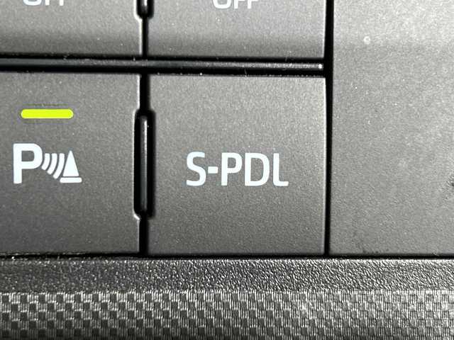 トヨタ ライズ Z 神奈川県 2022(令4)年 2.3万km シャイニングホワイトパール スマートアシスト/7型ナビ/・BT/フルセグTV/CD/DVD/SD/パノラミックビューモニター/電動サイドブレーキ/オートブレーキホールド/シートヒーター(D/N)/ETC/ドライブレコーダー/S-PDL/コーナーセンサー/革巻きステアリング/ステアリングスイッチ/Autoライト/2.1AUSB/LEDヘッドライト/フォグランプ/シートリフター/電動格納ミラー/ウィンカーミラー/純正17インチアルミホイール/純正ドアバイザー/フロアマット