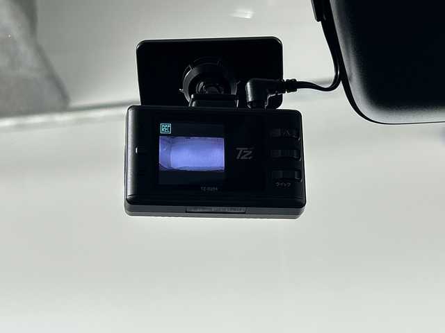 トヨタ ライズ Z 神奈川県 2022(令4)年 2.3万km シャイニングホワイトパール スマートアシスト/7型ナビ/・BT/フルセグTV/CD/DVD/SD/パノラミックビューモニター/電動サイドブレーキ/オートブレーキホールド/シートヒーター(D/N)/ETC/ドライブレコーダー/S-PDL/コーナーセンサー/革巻きステアリング/ステアリングスイッチ/Autoライト/2.1AUSB/LEDヘッドライト/フォグランプ/シートリフター/電動格納ミラー/ウィンカーミラー/純正17インチアルミホイール/純正ドアバイザー/フロアマット