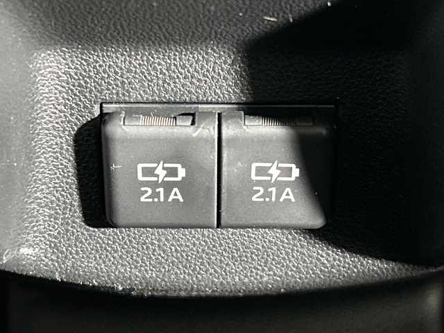 トヨタ ライズ Z 神奈川県 2022(令4)年 2.3万km シャイニングホワイトパール スマートアシスト/7型ナビ/・BT/フルセグTV/CD/DVD/SD/パノラミックビューモニター/電動サイドブレーキ/オートブレーキホールド/シートヒーター(D/N)/ETC/ドライブレコーダー/S-PDL/コーナーセンサー/革巻きステアリング/ステアリングスイッチ/Autoライト/2.1AUSB/LEDヘッドライト/フォグランプ/シートリフター/電動格納ミラー/ウィンカーミラー/純正17インチアルミホイール/純正ドアバイザー/フロアマット