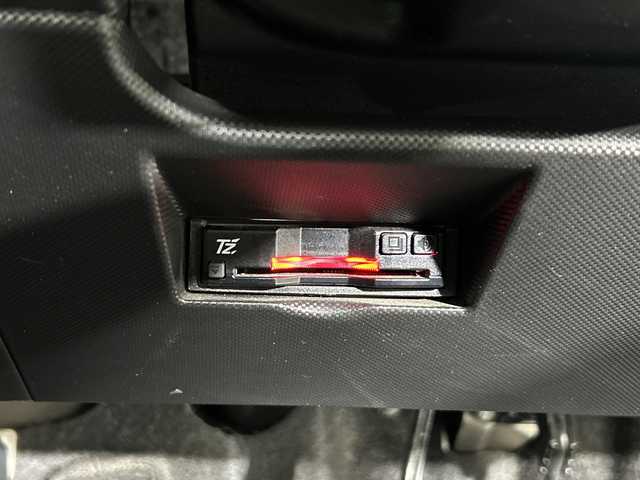 トヨタ ライズ Z 神奈川県 2022(令4)年 2.3万km シャイニングホワイトパール スマートアシスト/7型ナビ/・BT/フルセグTV/CD/DVD/SD/パノラミックビューモニター/電動サイドブレーキ/オートブレーキホールド/シートヒーター(D/N)/ETC/ドライブレコーダー/S-PDL/コーナーセンサー/革巻きステアリング/ステアリングスイッチ/Autoライト/2.1AUSB/LEDヘッドライト/フォグランプ/シートリフター/電動格納ミラー/ウィンカーミラー/純正17インチアルミホイール/純正ドアバイザー/フロアマット