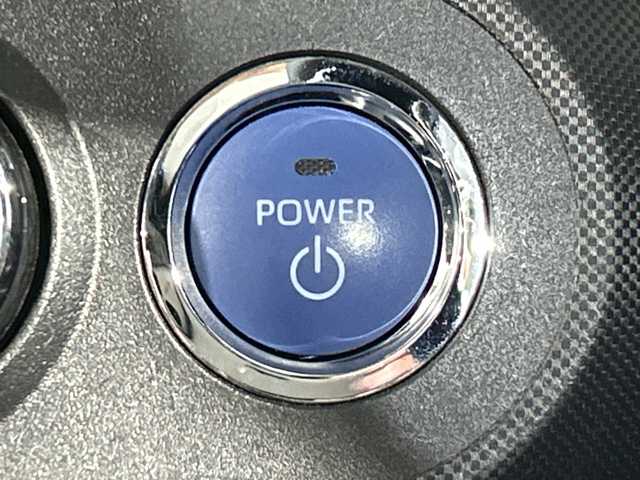 トヨタ ライズ Z 神奈川県 2022(令4)年 2.3万km シャイニングホワイトパール スマートアシスト/7型ナビ/・BT/フルセグTV/CD/DVD/SD/パノラミックビューモニター/電動サイドブレーキ/オートブレーキホールド/シートヒーター(D/N)/ETC/ドライブレコーダー/S-PDL/コーナーセンサー/革巻きステアリング/ステアリングスイッチ/Autoライト/2.1AUSB/LEDヘッドライト/フォグランプ/シートリフター/電動格納ミラー/ウィンカーミラー/純正17インチアルミホイール/純正ドアバイザー/フロアマット