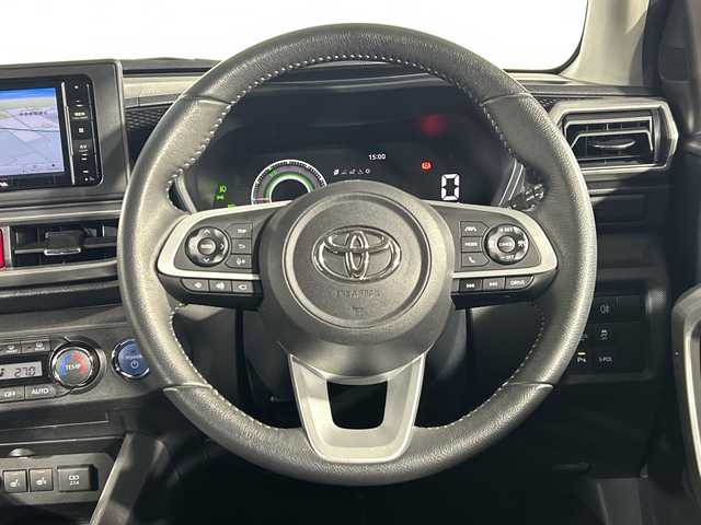 トヨタ ライズ Z 神奈川県 2022(令4)年 2.3万km シャイニングホワイトパール スマートアシスト/7型ナビ/・BT/フルセグTV/CD/DVD/SD/パノラミックビューモニター/電動サイドブレーキ/オートブレーキホールド/シートヒーター(D/N)/ETC/ドライブレコーダー/S-PDL/コーナーセンサー/革巻きステアリング/ステアリングスイッチ/Autoライト/2.1AUSB/LEDヘッドライト/フォグランプ/シートリフター/電動格納ミラー/ウィンカーミラー/純正17インチアルミホイール/純正ドアバイザー/フロアマット