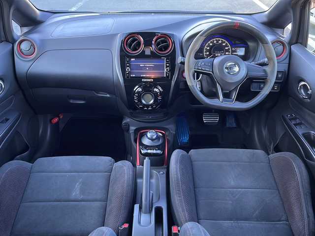 日産 ノート e－パワー ニスモ 三重県 2018(平30)年 4万km ダークメタルグレー 純正ナビ/全方位カメラ/デジタルインナーミラー/純正ドラレコ/ETC/TVキャンセラー/NISMO専用シート/ステアリングスイッチ/レーンキープアシスト/クリアランスソナー/衝突被害軽減システム/横滑り防止/LEDヘッドライト/オートライト/フォグランプ/ヒーター付き電動格納ミラー/スペアキー