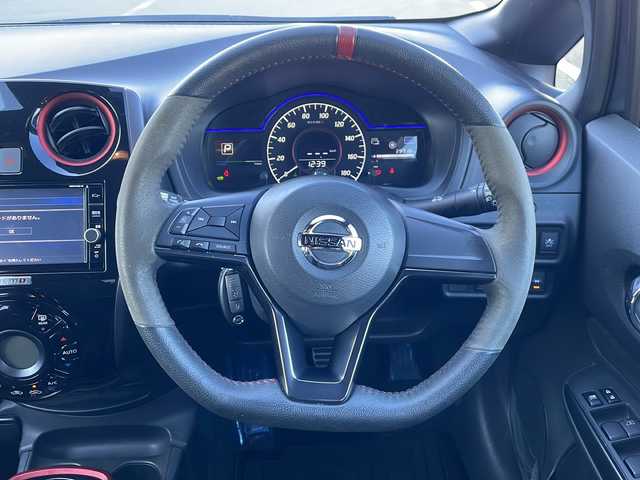 日産 ノート e－パワー ニスモ 三重県 2018(平30)年 4万km ダークメタルグレー 純正ナビ/全方位カメラ/デジタルインナーミラー/純正ドラレコ/ETC/TVキャンセラー/NISMO専用シート/ステアリングスイッチ/レーンキープアシスト/クリアランスソナー/衝突被害軽減システム/横滑り防止/LEDヘッドライト/オートライト/フォグランプ/ヒーター付き電動格納ミラー/スペアキー