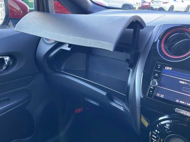 日産 ノート e－パワー ニスモ 三重県 2018(平30)年 4万km ダークメタルグレー 純正ナビ/全方位カメラ/デジタルインナーミラー/純正ドラレコ/ETC/TVキャンセラー/NISMO専用シート/ステアリングスイッチ/レーンキープアシスト/クリアランスソナー/衝突被害軽減システム/横滑り防止/LEDヘッドライト/オートライト/フォグランプ/ヒーター付き電動格納ミラー/スペアキー