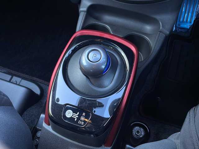 日産 ノート e－パワー ニスモ 三重県 2018(平30)年 4万km ダークメタルグレー 純正ナビ/全方位カメラ/デジタルインナーミラー/純正ドラレコ/ETC/TVキャンセラー/NISMO専用シート/ステアリングスイッチ/レーンキープアシスト/クリアランスソナー/衝突被害軽減システム/横滑り防止/LEDヘッドライト/オートライト/フォグランプ/ヒーター付き電動格納ミラー/スペアキー