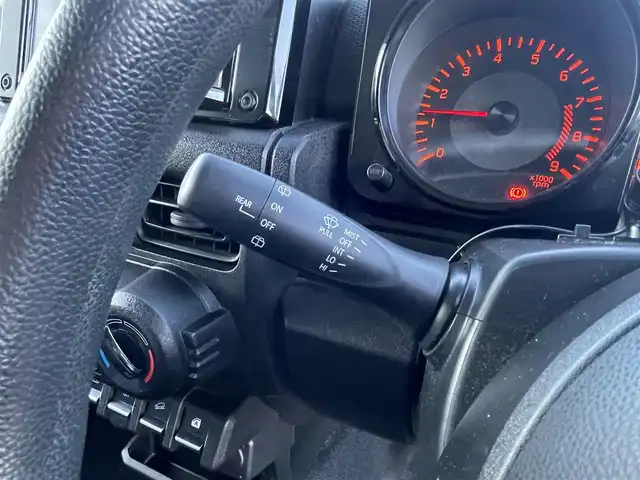 スズキ ジムニー XG 栃木県 2018(平30)年 6.9万km ブルーイッシュブラックパール3 純正8インチSDナビ/・フルセグTV/・CD/DVD/・Bluetooth/・SD/USB/・AM.FM/ドライブレコーダー/4WD/ダウンヒルアシストコントロール/5MT/ヘッドライトレベライザー/リモコンキー/純正16インチAW/純正フロアマット/純正ドアバイザー/横滑り防止システム