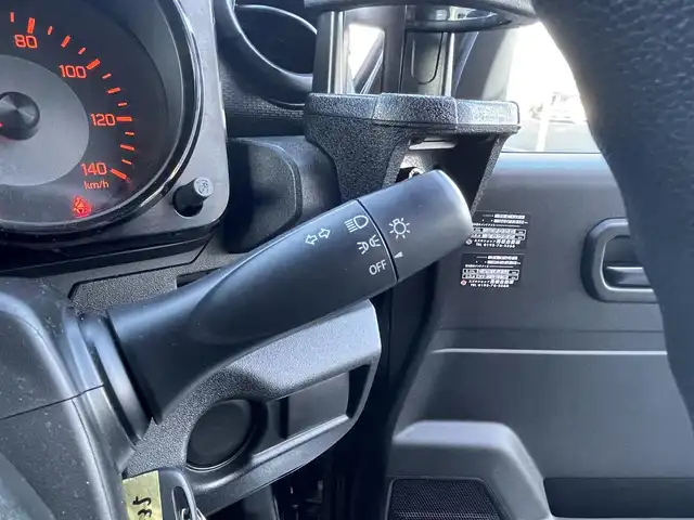 スズキ ジムニー XG 栃木県 2018(平30)年 6.9万km ブルーイッシュブラックパール3 純正8インチSDナビ/・フルセグTV/・CD/DVD/・Bluetooth/・SD/USB/・AM.FM/ドライブレコーダー/4WD/ダウンヒルアシストコントロール/5MT/ヘッドライトレベライザー/リモコンキー/純正16インチAW/純正フロアマット/純正ドアバイザー/横滑り防止システム