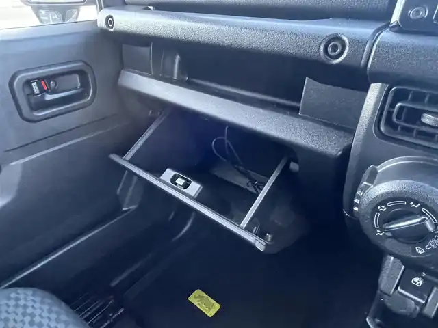 スズキ ジムニー XG 栃木県 2018(平30)年 6.9万km ブルーイッシュブラックパール3 純正8インチSDナビ/・フルセグTV/・CD/DVD/・Bluetooth/・SD/USB/・AM.FM/ドライブレコーダー/4WD/ダウンヒルアシストコントロール/5MT/ヘッドライトレベライザー/リモコンキー/純正16インチAW/純正フロアマット/純正ドアバイザー/横滑り防止システム