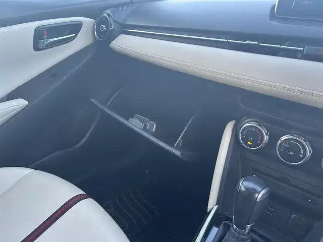 マツダ デミオ XD ツーリング Lパッケージ 栃木県 2014(平26)年 7.5万km ソウルレッドプレミアムメタリック スマートシティブレーキサポート/BSMシステム/オートハイビーム/車線逸脱警報システム/純正SDナビ/・フルセグTV/・CD/DVD/BT/・USB/SD/AM.FM/バックカメラ/ビルトインETC/クルーズコントロール/革巻きステアリング/ステアリングスイッチ/パドルシフト/ハーフレザーシート/USBポート/アイドリングストップ/スマートキー×２/プッシュスタート/LEDヘッドライト/フォグランプ/オートライト/純正16インチAW/フロアマット/ドアバイザー/横滑り防止システム/電動格納ウィンカーミラー