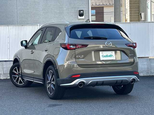 マツダ ＣＸ－５ XD スポーツアピアランス 栃木県 2022(令4)年 2.5万km ジルコンサンドメタリック プロ・クロススタイル/・フロントアンダーガーニッシュ/・リアアンダーガーニッシュ/・サイドガーニッシュ/BOSEサウンドシステム/レザーシート/ハンズフリー機能付パワーリフトゲート/アクティブ・ドライビング・ディスプレイ/アドバンスト・スマート・シティ・ブレーキ・サポート(アドバンストSCBS)/スマート・シティ・ブレーキ・サポート[後退時](SCBS R)/AT誤発進抑制制御[前進時/後退時]/スマート・ブレーキ・サポート(SBS)/マツダ・レーダー・クルーズ・コントロール(MRCC)/[全車速追従機能付]/車線逸脱警報システム(LDWS)/ブラインド・スポット・モニタリング(BSM)/後側方接近車両検知(RCTA)/アダプティブ・LED・ヘッドライト(ALH)/レーンキープ・アシスト・システム(LAS)/360°ビュー・モニター/クルージング&トラフィック・サポート(CTS)/10.25インチセンターディスプレイ/・Bluetooth/・Apple CarPlay/Android Auto/ワイヤレス充電/ステアリングシフトスイッチ/ステアリングヒーター/運転席・助手席シートヒーター
