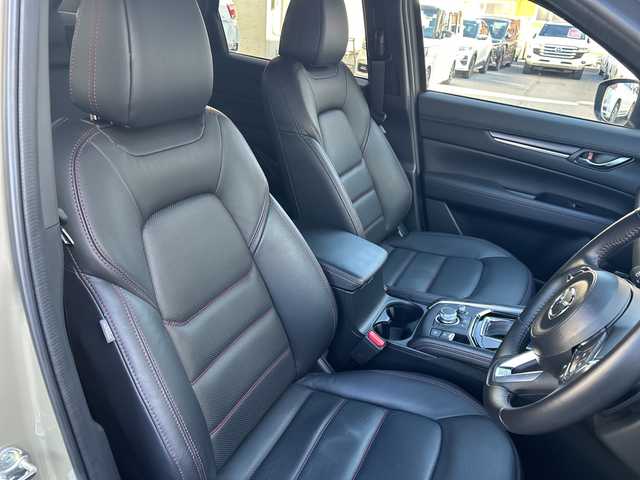 マツダ ＣＸ－５ XD スポーツアピアランス 栃木県 2022(令4)年 2.5万km ジルコンサンドメタリック プロ・クロススタイル/・フロントアンダーガーニッシュ/・リアアンダーガーニッシュ/・サイドガーニッシュ/BOSEサウンドシステム/レザーシート/ハンズフリー機能付パワーリフトゲート/アクティブ・ドライビング・ディスプレイ/アドバンスト・スマート・シティ・ブレーキ・サポート(アドバンストSCBS)/スマート・シティ・ブレーキ・サポート[後退時](SCBS R)/AT誤発進抑制制御[前進時/後退時]/スマート・ブレーキ・サポート(SBS)/マツダ・レーダー・クルーズ・コントロール(MRCC)/[全車速追従機能付]/車線逸脱警報システム(LDWS)/ブラインド・スポット・モニタリング(BSM)/後側方接近車両検知(RCTA)/アダプティブ・LED・ヘッドライト(ALH)/レーンキープ・アシスト・システム(LAS)/360°ビュー・モニター/クルージング&トラフィック・サポート(CTS)/10.25インチセンターディスプレイ/・Bluetooth/・Apple CarPlay/Android Auto/ワイヤレス充電/ステアリングシフトスイッチ/ステアリングヒーター/運転席・助手席シートヒーター