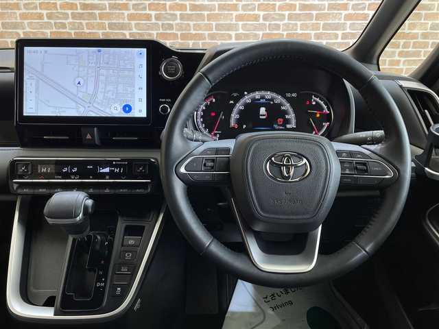 トヨタ ヴォクシー S－Z 岩手県 2022(令4)年 1.3万km ホワイトパールクリスタルシャイン ワンオーナー/４WD/快適利便パッケージHi/ハンズフリーパワースライドドア/パワーバックドア/トヨタセーフティセンス/プリクラッシュセーフティ/レーダークルーズコントロール/レーンアシスト/オートマチックハイビーム/クリアランスソナー/横滑り防止装置/MTモード付きAT/ロールサンシェード/シートヒーター/ステアリングヒーター/10.5型ナビ/ETC2.0/モデリスタ16インチアルミホイール