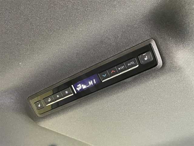 トヨタ ヴォクシー S－Z 岩手県 2022(令4)年 1.3万km ホワイトパールクリスタルシャイン ワンオーナー/４WD/快適利便パッケージHi/ハンズフリーパワースライドドア/パワーバックドア/トヨタセーフティセンス/プリクラッシュセーフティ/レーダークルーズコントロール/レーンアシスト/オートマチックハイビーム/クリアランスソナー/横滑り防止装置/MTモード付きAT/ロールサンシェード/シートヒーター/ステアリングヒーター/10.5型ナビ/ETC2.0/モデリスタ16インチアルミホイール