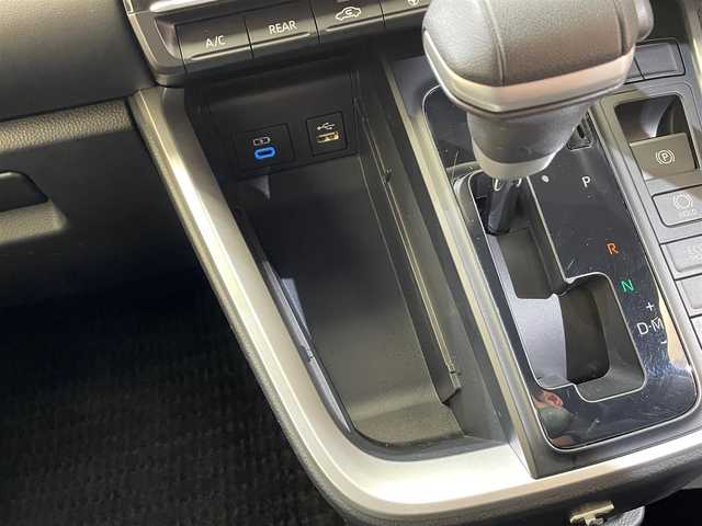 トヨタ ヴォクシー S－Z 岩手県 2022(令4)年 1.3万km ホワイトパールクリスタルシャイン ワンオーナー/４WD/快適利便パッケージHi/ハンズフリーパワースライドドア/パワーバックドア/トヨタセーフティセンス/プリクラッシュセーフティ/レーダークルーズコントロール/レーンアシスト/オートマチックハイビーム/クリアランスソナー/横滑り防止装置/MTモード付きAT/ロールサンシェード/シートヒーター/ステアリングヒーター/10.5型ナビ/ETC2.0/モデリスタ16インチアルミホイール