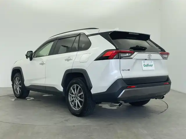 トヨタ ＲＡＶ４ G Zパッケージ 富山県 2019(令1)年 5.1万km ホワイトパールクリスタルシャイン 純正ナビ（AM/FM/CD/DVD/SD/USB/BT）/フルセグTV/バックカメラ/夏タイヤ（純正１９インチAW付き）積込/レーダークルーズコントロール/プリクラッシュセーフティ/レーンキープアシスト/クリアランスソナー/ブラインドスポットモニター/オートマチックハイビーム/LEDヘッドライト/デジタルインナーミラー/ビルトイETC/１００V充電/レザーシート/前席シートヒーター/ステアリングヒーター/前席シートヒーター/電動リアゲート/スマートキー/プッシュスタート/純正ラバーマット