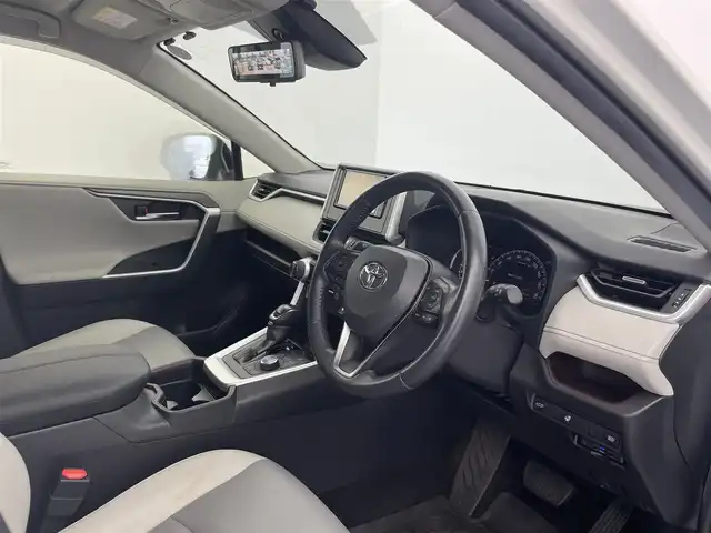 トヨタ ＲＡＶ４ G Zパッケージ 富山県 2019(令1)年 5.1万km ホワイトパールクリスタルシャイン 純正ナビ（AM/FM/CD/DVD/SD/USB/BT）/フルセグTV/バックカメラ/夏タイヤ（純正１９インチAW付き）積込/レーダークルーズコントロール/プリクラッシュセーフティ/レーンキープアシスト/クリアランスソナー/ブラインドスポットモニター/オートマチックハイビーム/LEDヘッドライト/デジタルインナーミラー/ビルトイETC/１００V充電/レザーシート/前席シートヒーター/ステアリングヒーター/前席シートヒーター/電動リアゲート/スマートキー/プッシュスタート/純正ラバーマット