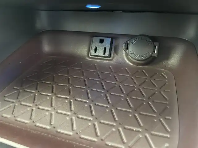 トヨタ ＲＡＶ４ G Zパッケージ 富山県 2019(令1)年 5.1万km ホワイトパールクリスタルシャイン 純正ナビ（AM/FM/CD/DVD/SD/USB/BT）/フルセグTV/バックカメラ/夏タイヤ（純正１９インチAW付き）積込/レーダークルーズコントロール/プリクラッシュセーフティ/レーンキープアシスト/クリアランスソナー/ブラインドスポットモニター/オートマチックハイビーム/LEDヘッドライト/デジタルインナーミラー/ビルトイETC/１００V充電/レザーシート/前席シートヒーター/ステアリングヒーター/前席シートヒーター/電動リアゲート/スマートキー/プッシュスタート/純正ラバーマット